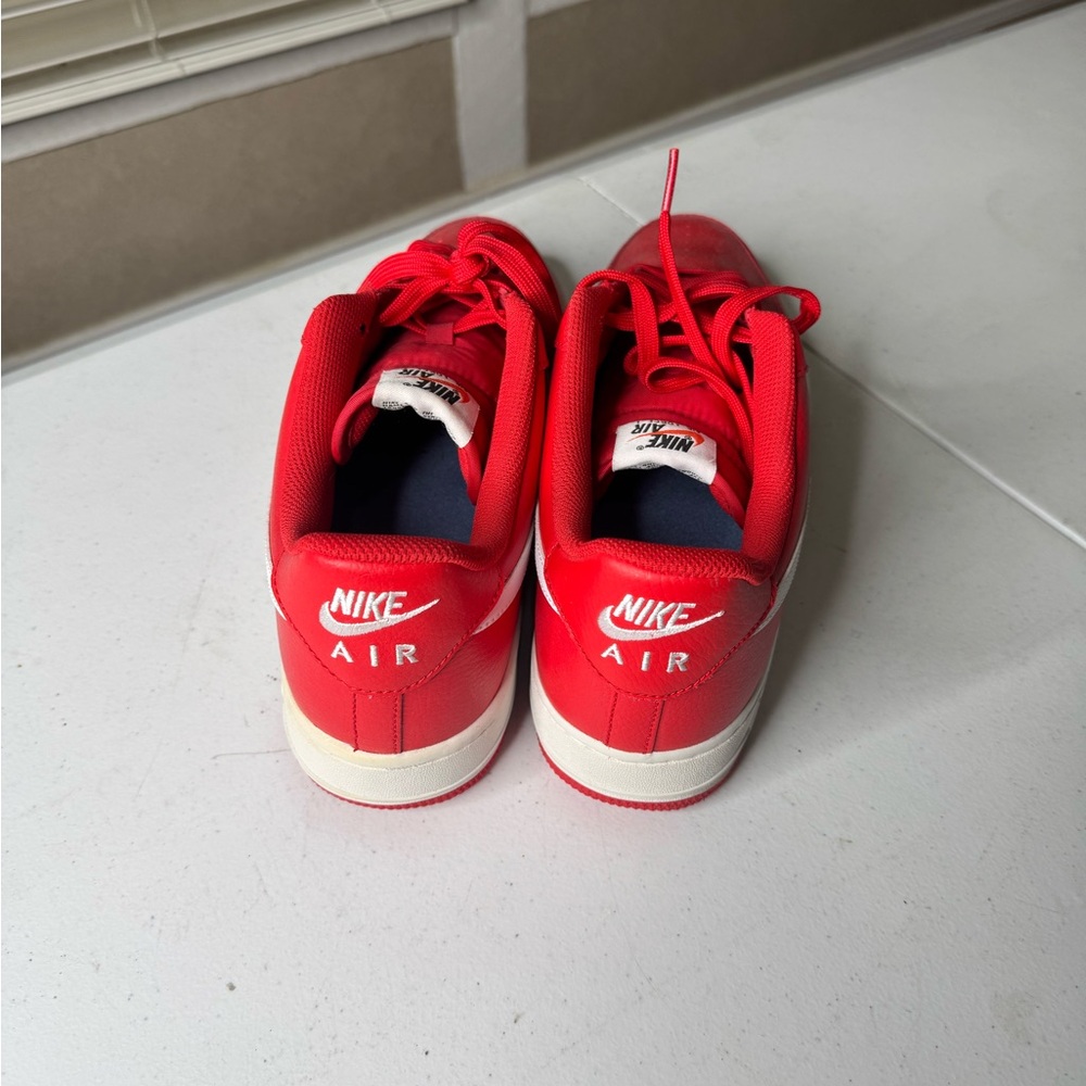 Nike Men's Red Sneakers Sz 12 NEW - Picture 3 of 7